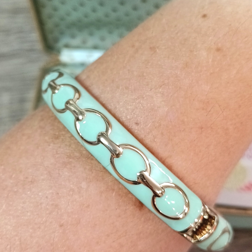 New! Premier Designs pistachio bangle bracelet green gold w box
